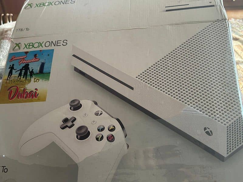 Xbox one S 1TB 5