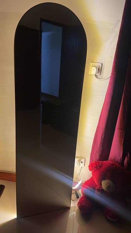 1st hand long aesthetic led mirror  for urgent sale 1