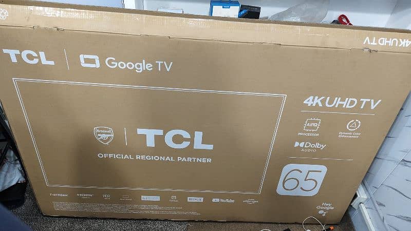 tcl 65v6B box pack 2