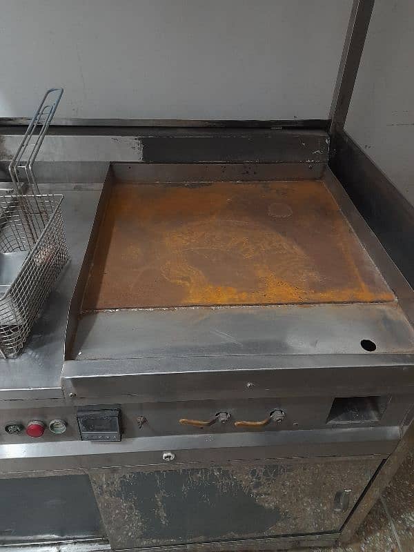 BURGER COUNTER WITH FRYER 2