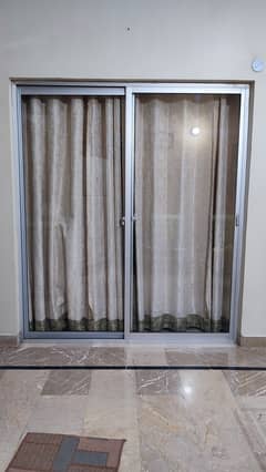 Sliding door