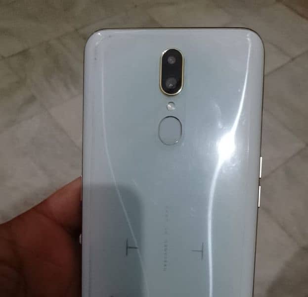 oppo f11 8/256 0