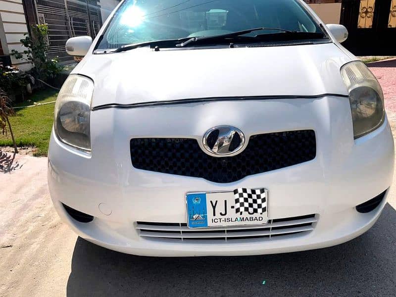 Toyota Vitz F 1.3 1300cc 2013 import 2