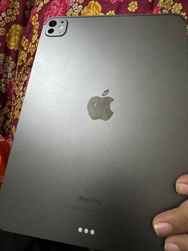 ipad m4 (11) inch 2