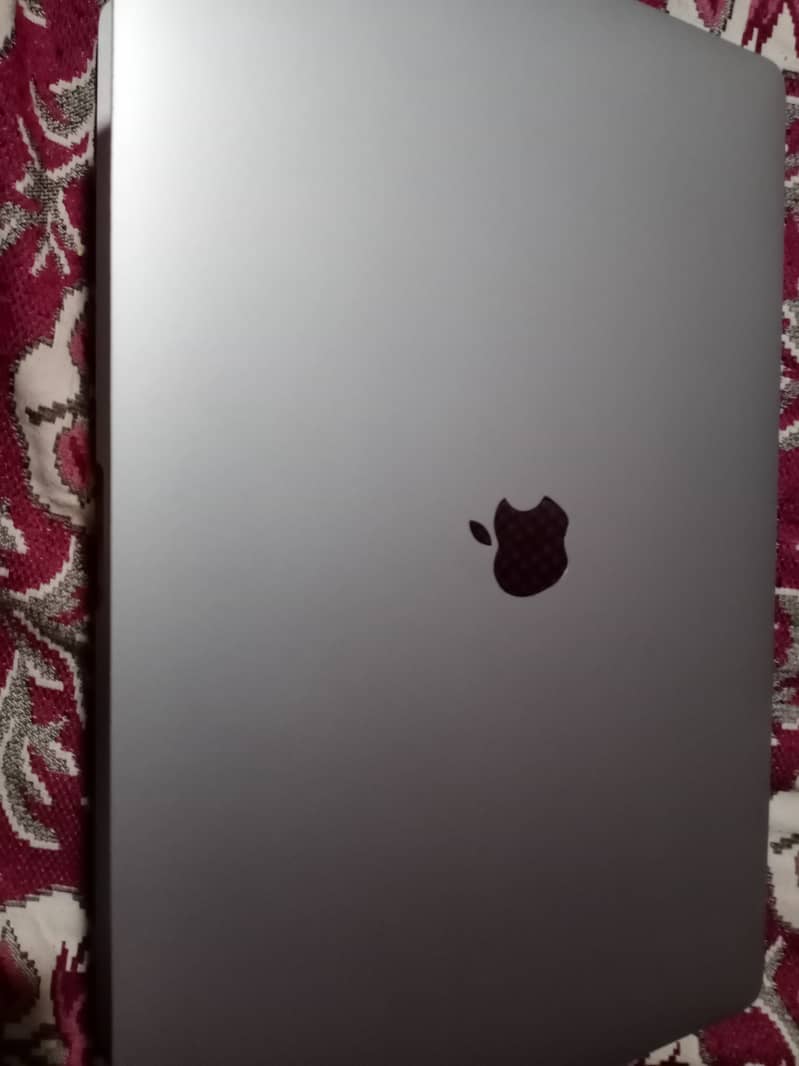 Macbook Pro 2019 16 gb 512 gb 9th gen 0