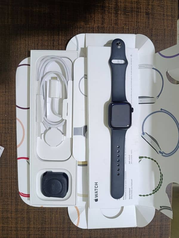 Apple Watch Series 9 41mm  with complete box and accessories 0