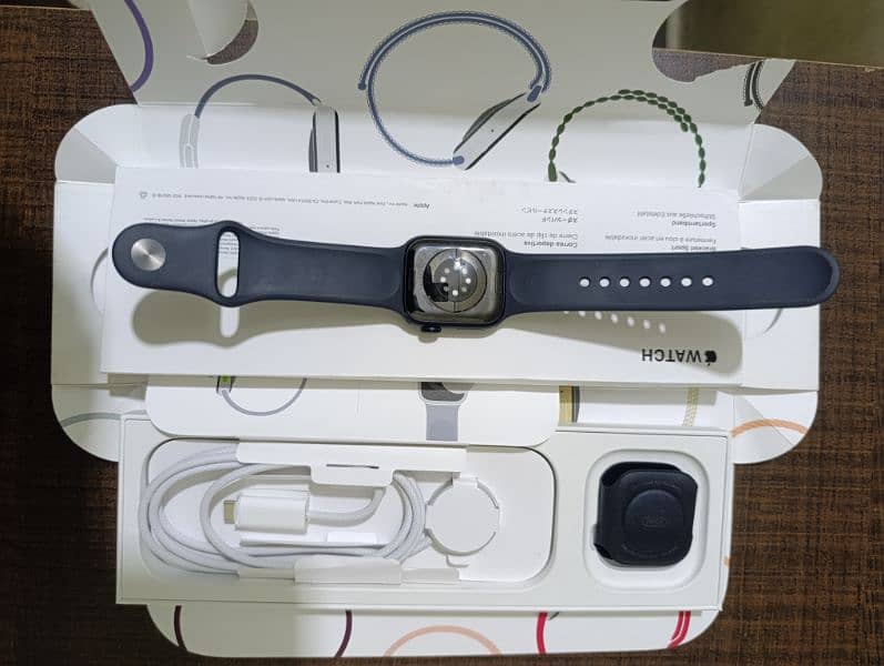 Apple Watch Series 9 41mm  with complete box and accessories 2