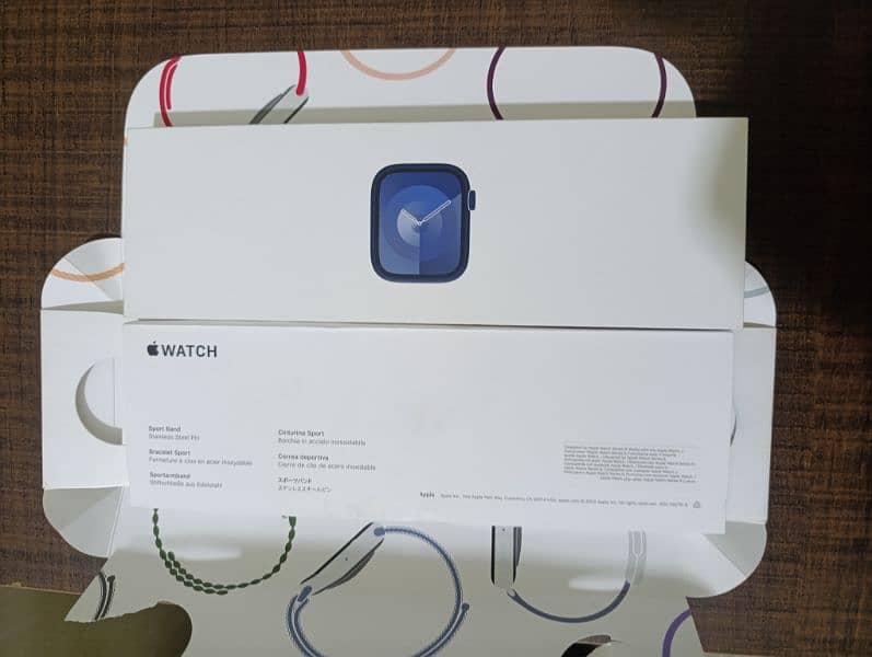 Apple Watch Series 9 41mm  with complete box and accessories 3