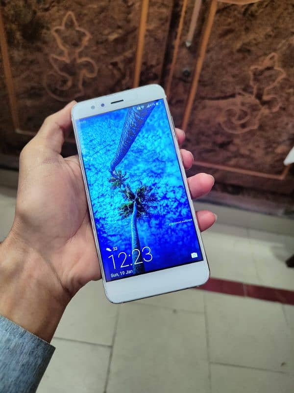 Huawei p10 lite. (call on 03234738251) 0