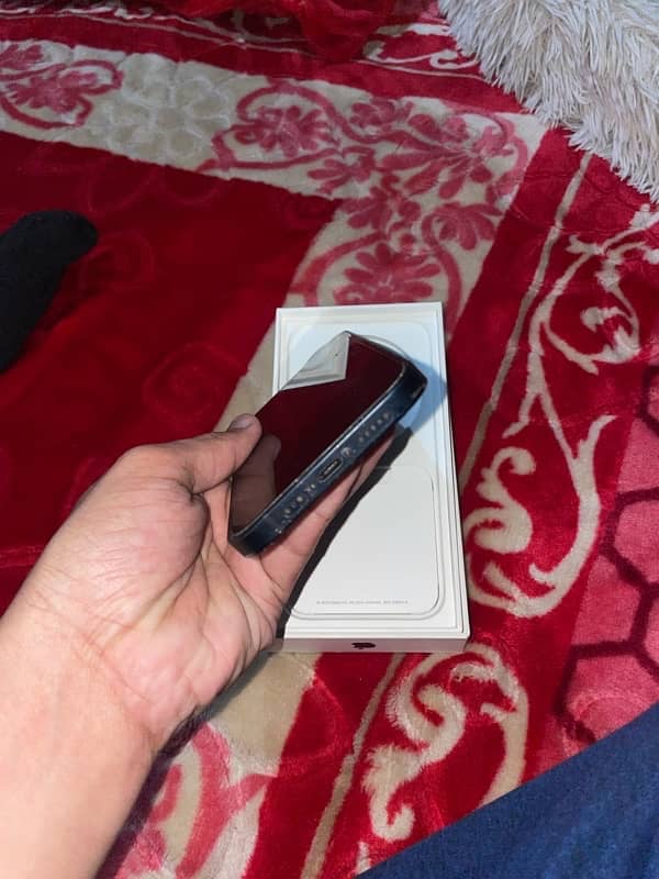 iphone 12 128Gb 4