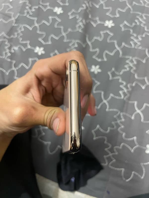 iphone xs factory unlock 3