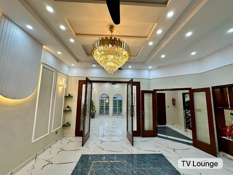 Beautiful Luxurious House is available for sale 14