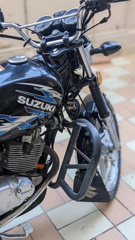 Suzuki GS 150 SE 12