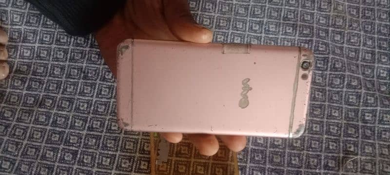 vivo y 67 4ram  32rom only mobile baki aap condition dekh le pic mein 0