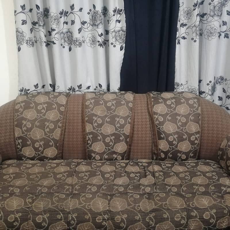 5 seater sofa for sale in Rawalpindi . . . . Only serious people contact 2