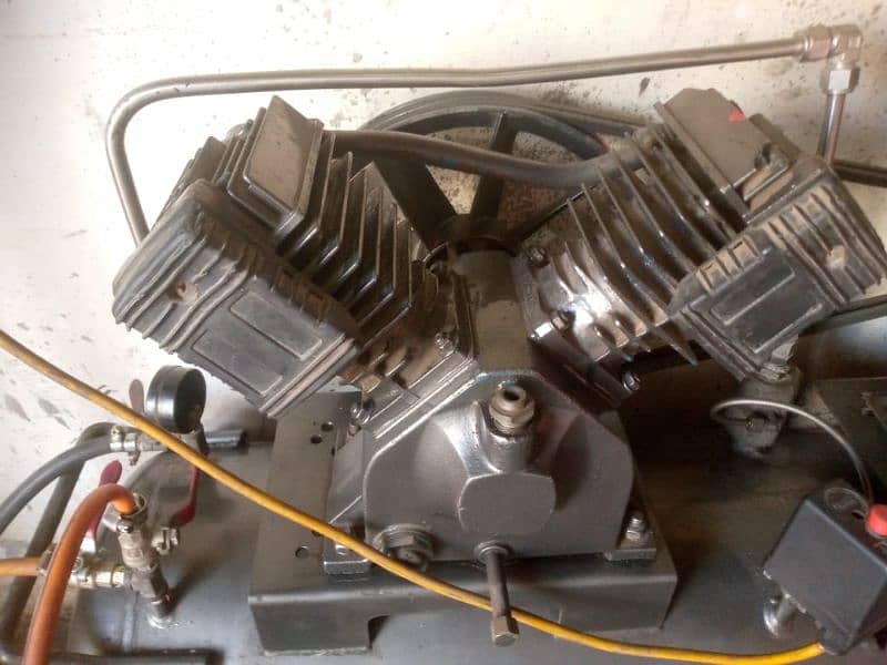 Air compressors  good condition 2