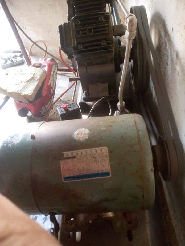 Air compressors  good condition 3