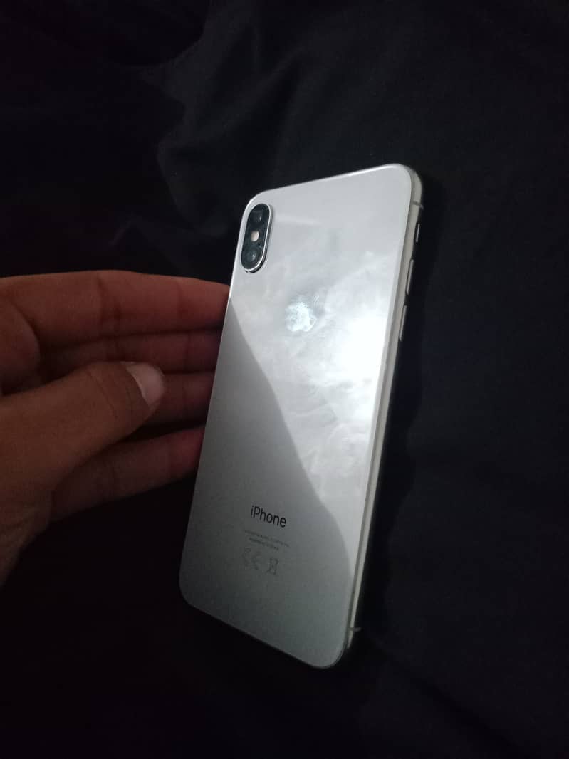 Apple iPhone X 4