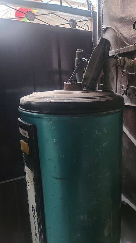 Geyser (Gas) 35 Gallon specially Hand Made For Urgent sale 5