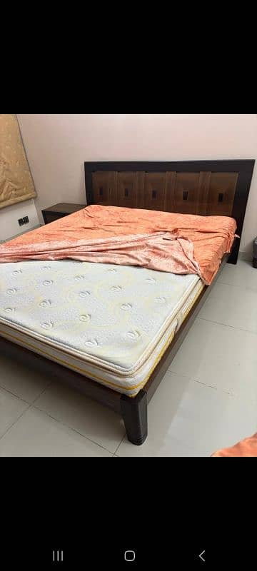 Bed set with side table and mattress 2