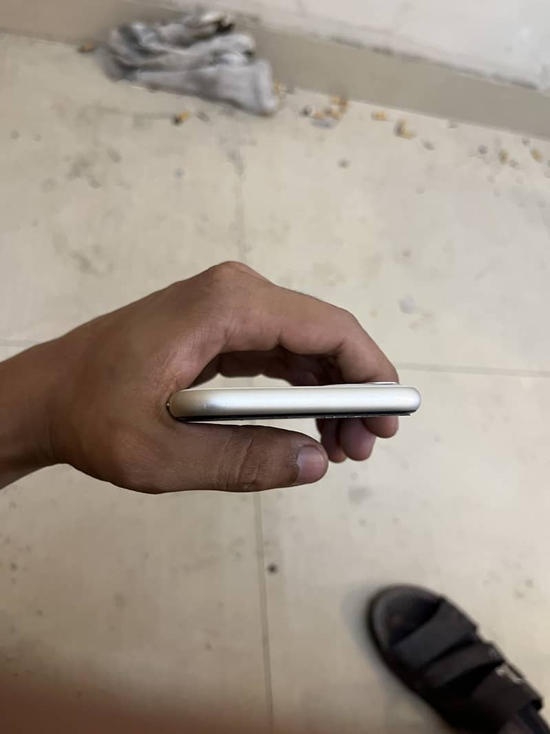 Iphone 11 Dual PTA 128gb 1