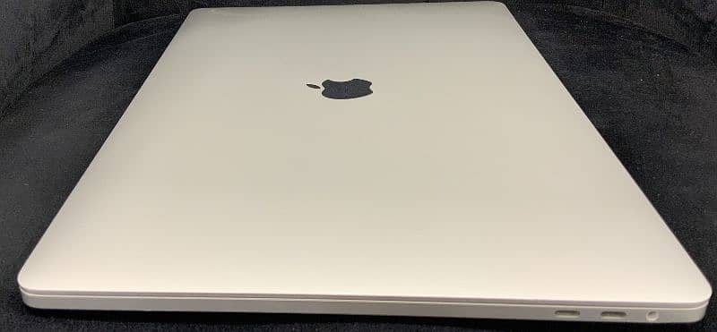 MacBook Pro 2019 16'inch Touch bar 1