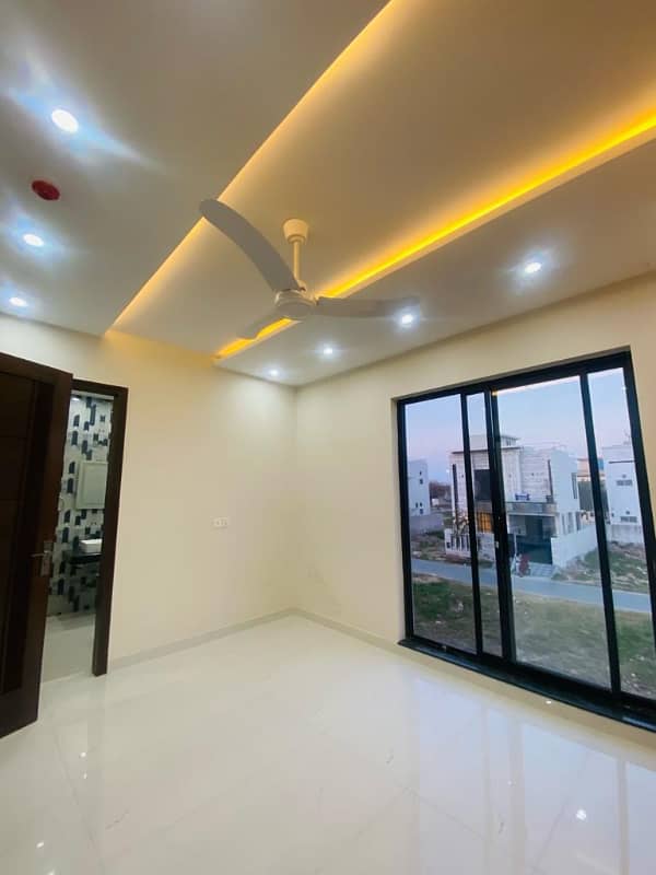 Luxurious House for Sale in DHA Lahore Phase 9 Town A Dream Home Awaits! 17