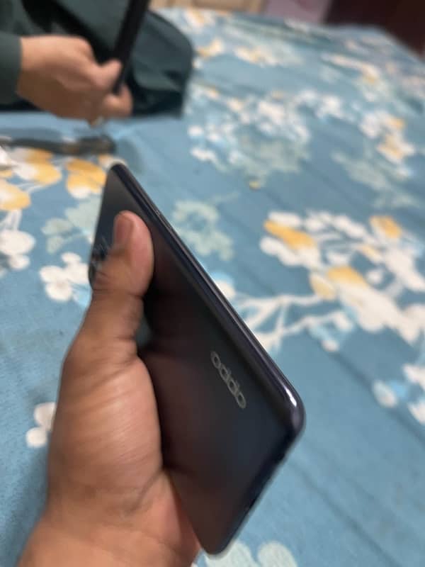 oppo f 17 pro 3