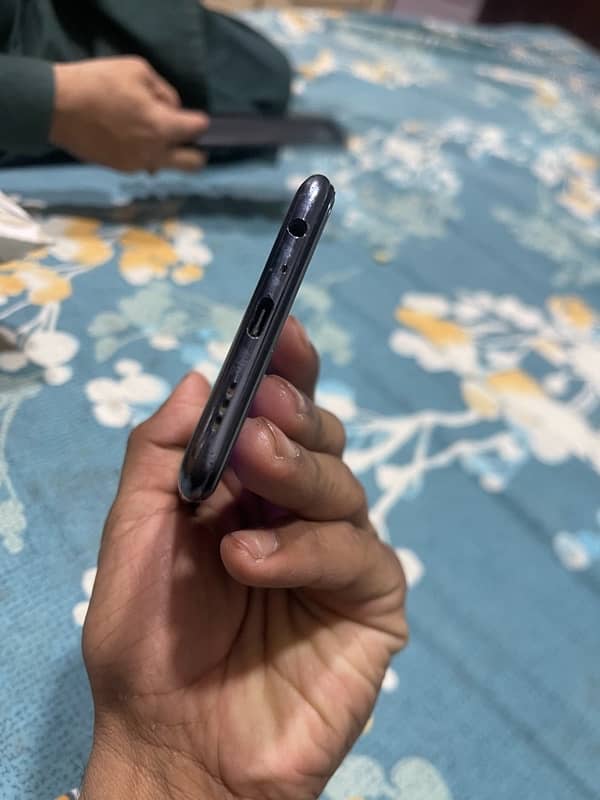 oppo f 17 pro 4