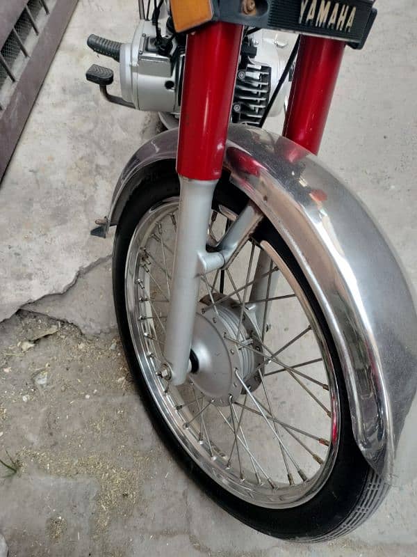 Yamaha motorcycle for sale All ok mukammal document first hand ha 18