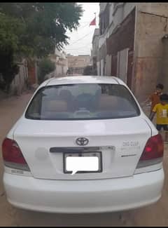 Toyota Platz 2004