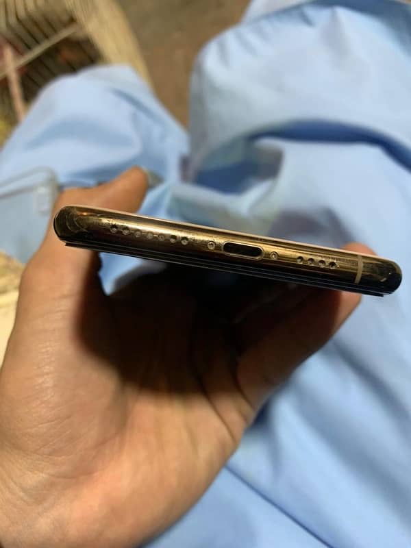 iphone xs max 64 gb all ok orignal halat ma ha 3