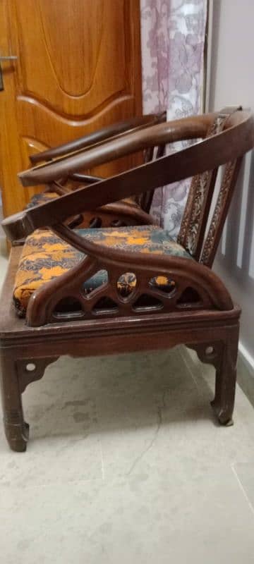 sofa set in good condition 03002396207 only call no msg 0