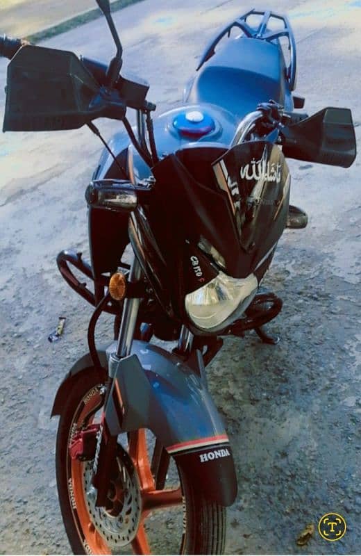 Honda cb150f special addition silver color urgent sale 2