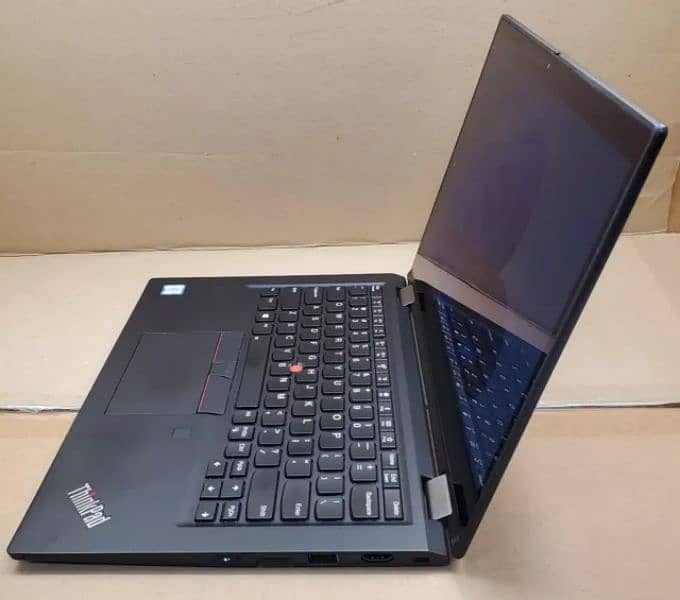 Lenovo Thinkpad Yoga x390  • Processor Core i7 • ⁠Generation 8th 1