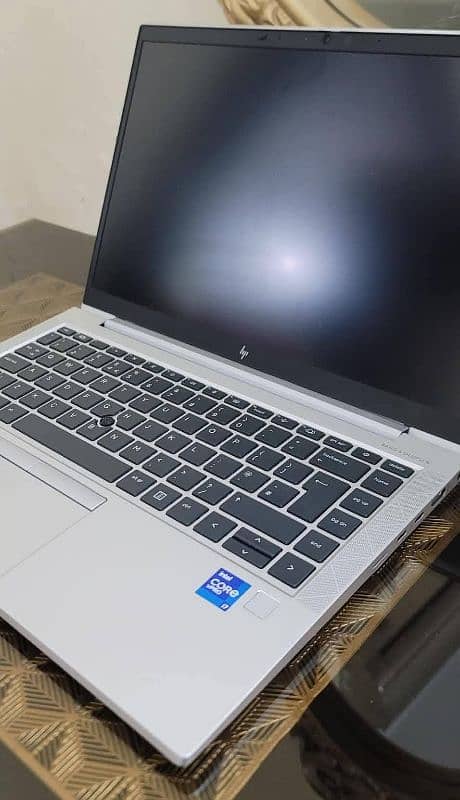 HP Elitebook 840 G8  intel core  i7- 11th th gen  Ultra  / New Logo 1