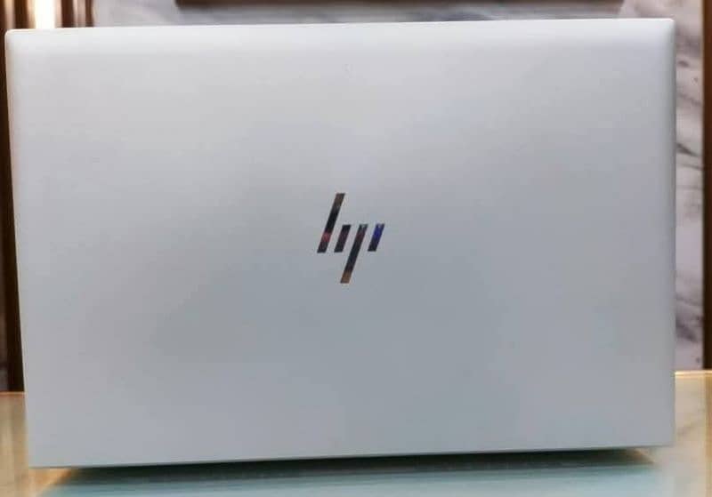 HP Elitebook 840 G8  intel core  i7- 11th th gen  Ultra  / New Logo 2