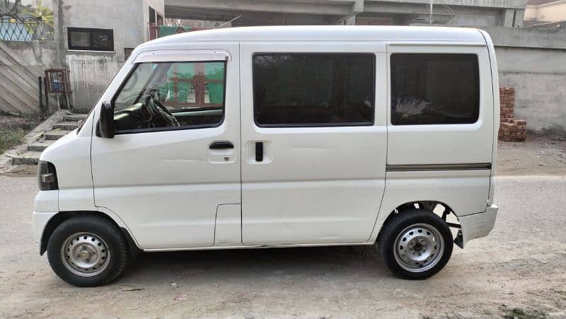 Mitsubishi Minicab  2011 3