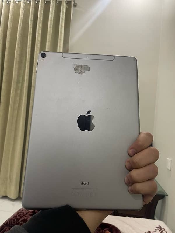 iPad Pro Cellular 2nd Generation 10.5” 2017 1