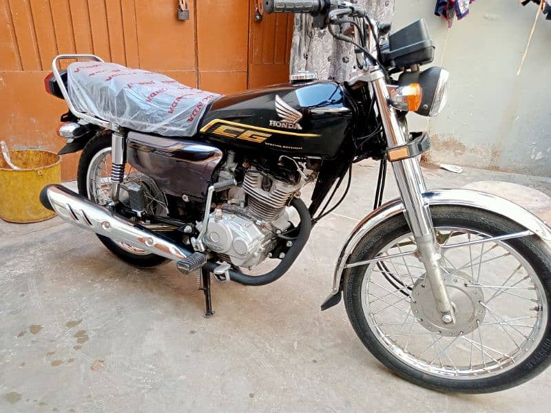 Honda CG 125s special edition 5 gear model 2022 hayedrabad numbr 4