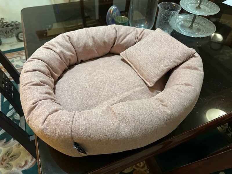 cat bed brand new made in USA 0