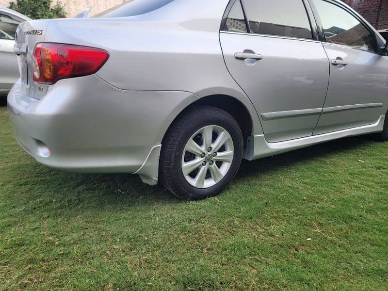 Toyota Corolla Altis 2010 3