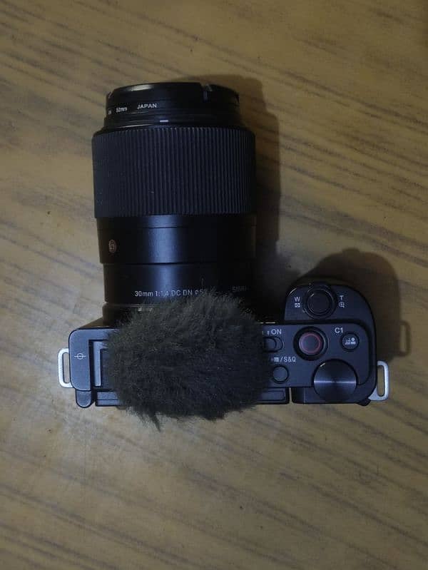 Sony Zve10 With Sigma 30mm 1.4 1