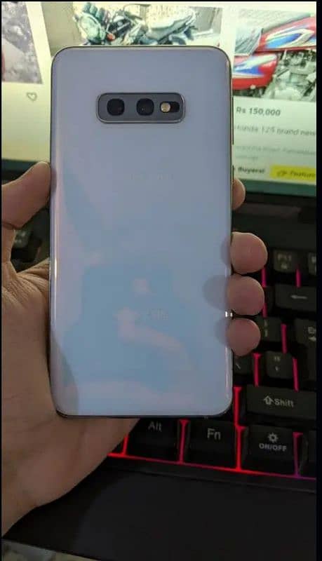 Samsung Galaxy S10e  6+6/128 non pta  Condition 10/10 USA Variant 1