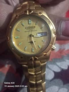 Orginal Citizen watch with box gold colour 10/10 condition