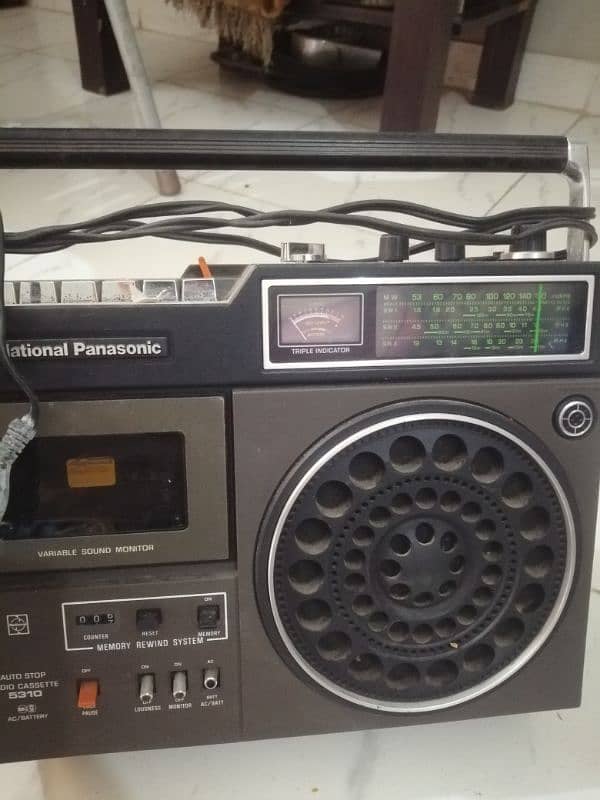 Antique Genuine Japanese Tape Recorder & Radio 2