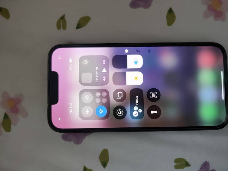 I phone 13 pro full box 128gb 4 month sim working 3