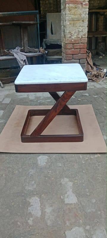 pure wooden table hai top py  marbel lga huva hai  hai 03418276657call 3