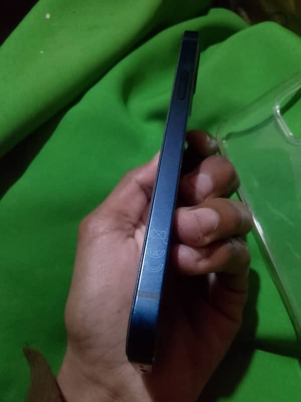 IPHONE 12 64GB FACTORY UNLOCK 4