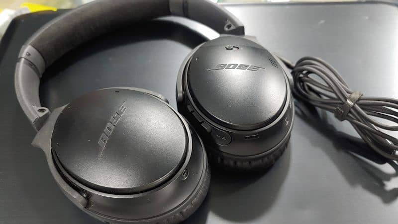 BOSE QUIET COMFORT II 35 Premium BlueTooth Headphones 1